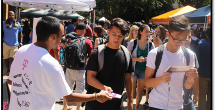 Brand Ambassadors2 - Flyering at the University of Texas-Arlington for Tax Slayer